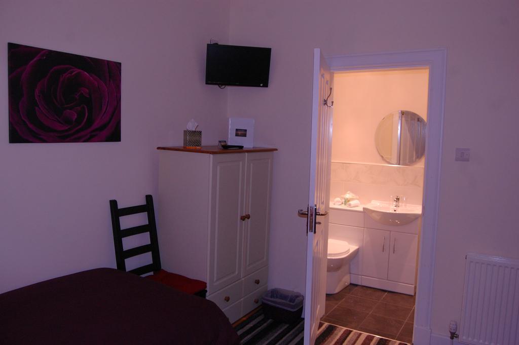 Dawn Break Bed & Breakfast Largs Phòng bức ảnh